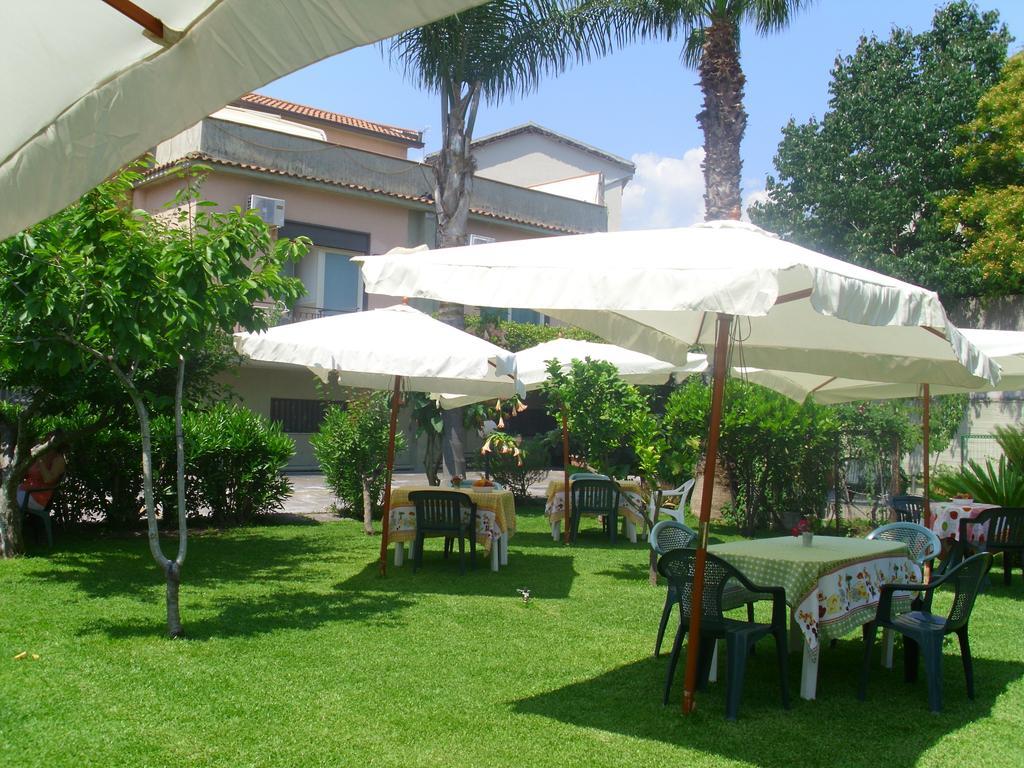 Villa Delle Vacanze Fiumefreddo di Sicilia Exterior photo
